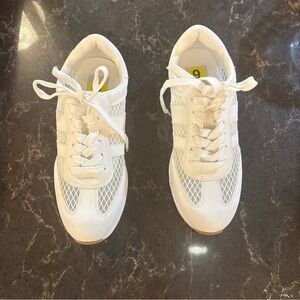 JAMMY Women’s 9 White Sneakers Mesh weave Design   Great W Dresses Skirts  LNC